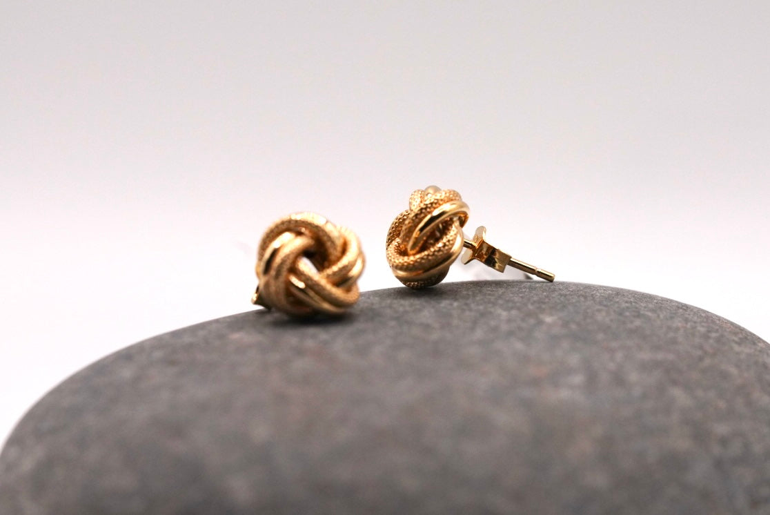 10k Knot Earrings - Eternal Treasure