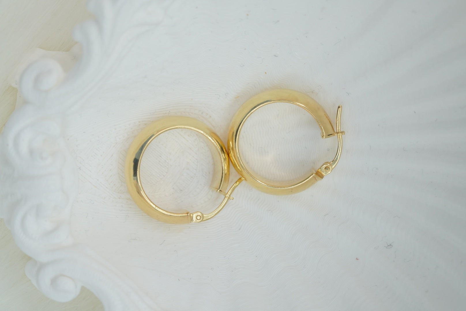 14k Gold Hoops - Trend Statement