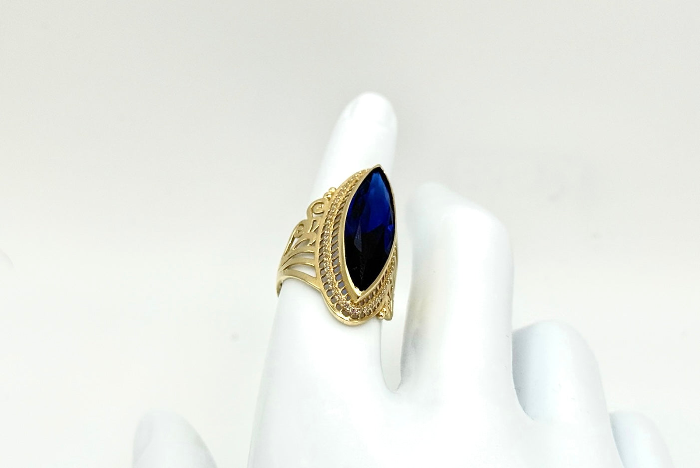 Stone Ring - Timeless Royalty