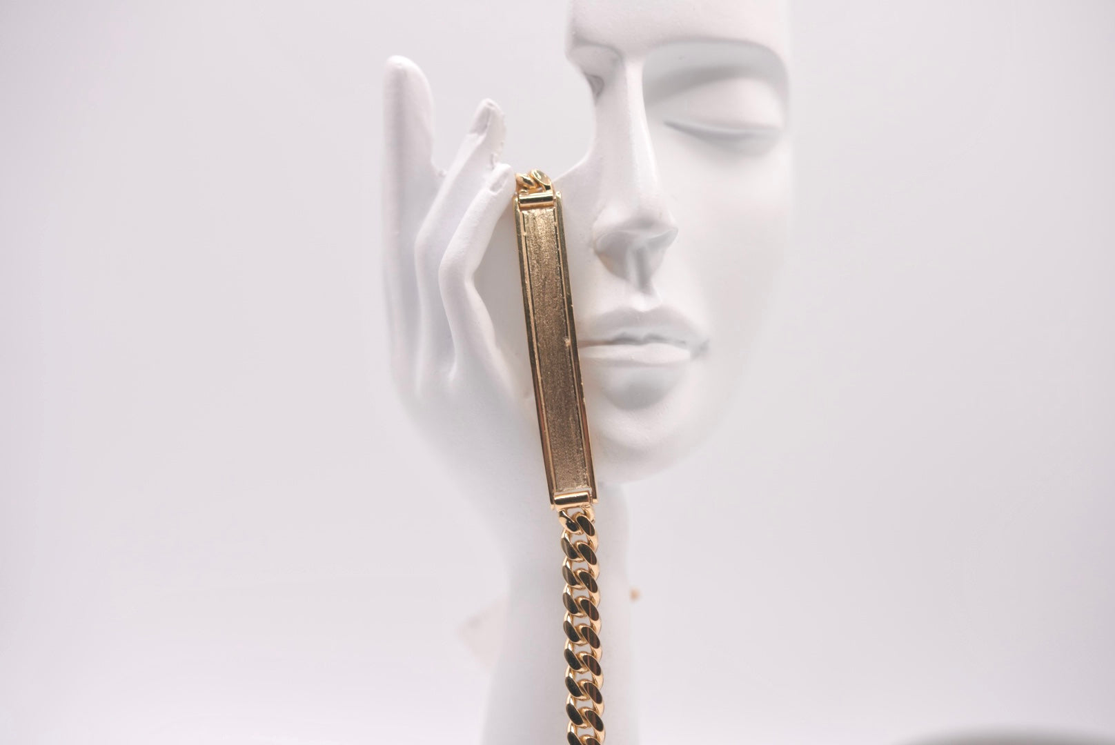 10k Plate Bracelet - Elegant Beauty