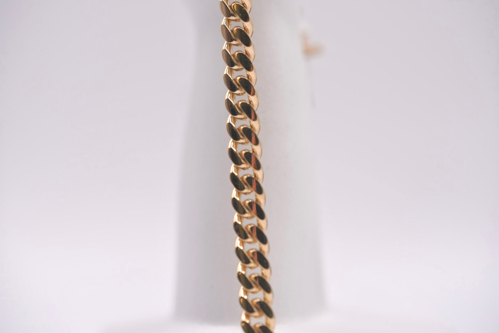 10k Plate Bracelet - Elegant Beauty